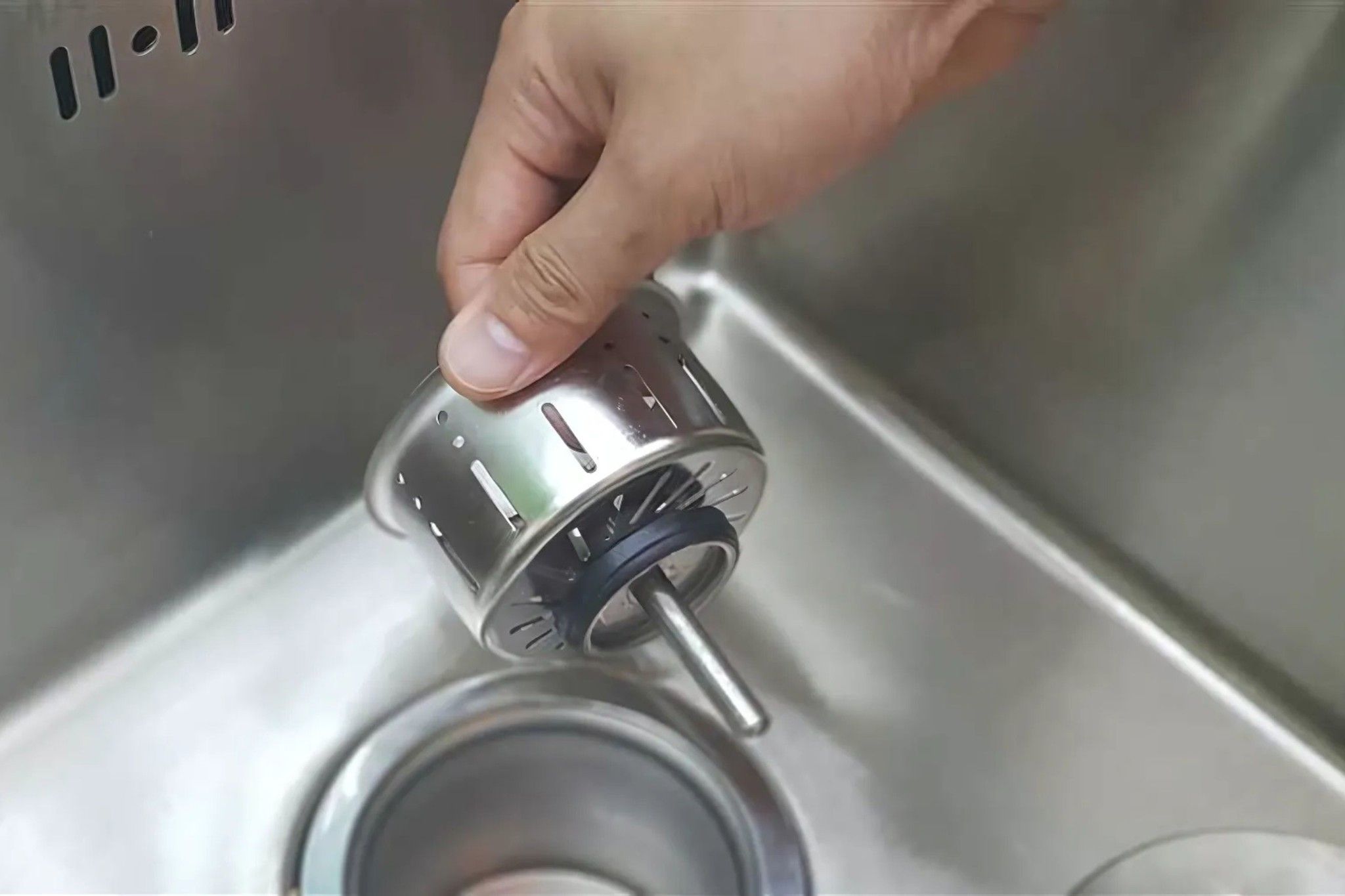 Rổ lọc rác được làm từ chất liệu inox cao cấp