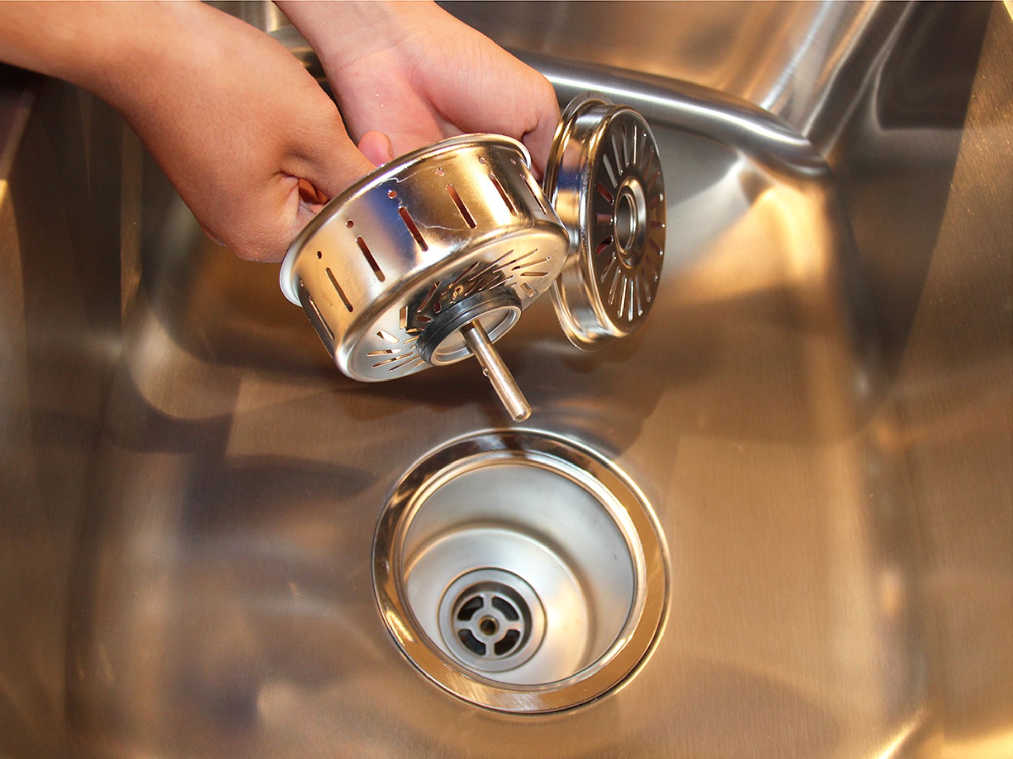 Rổ lọc rác bằng inox,&nbsp;tiện lợi, linh hoạt và ngăn ngừa tắc nghẽn