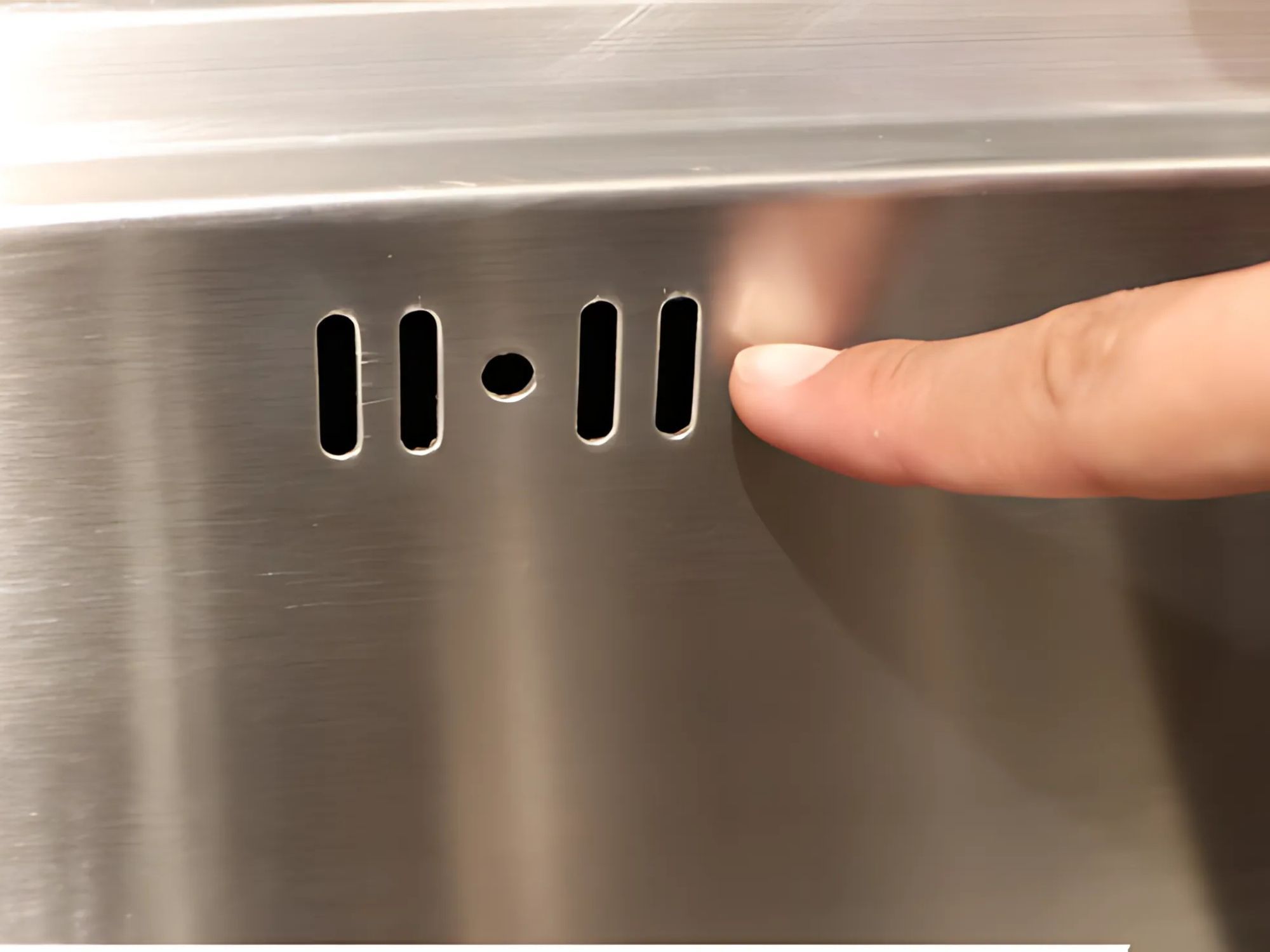 Lỗ thoát nước chống tràn hiệu quả