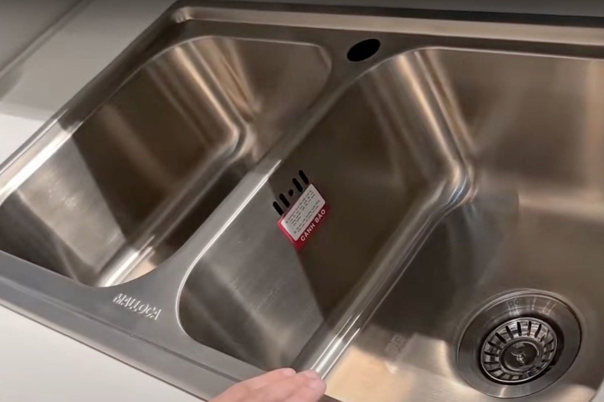 Chất liệu inox 304 bền chắc, sử dụng lâu dài