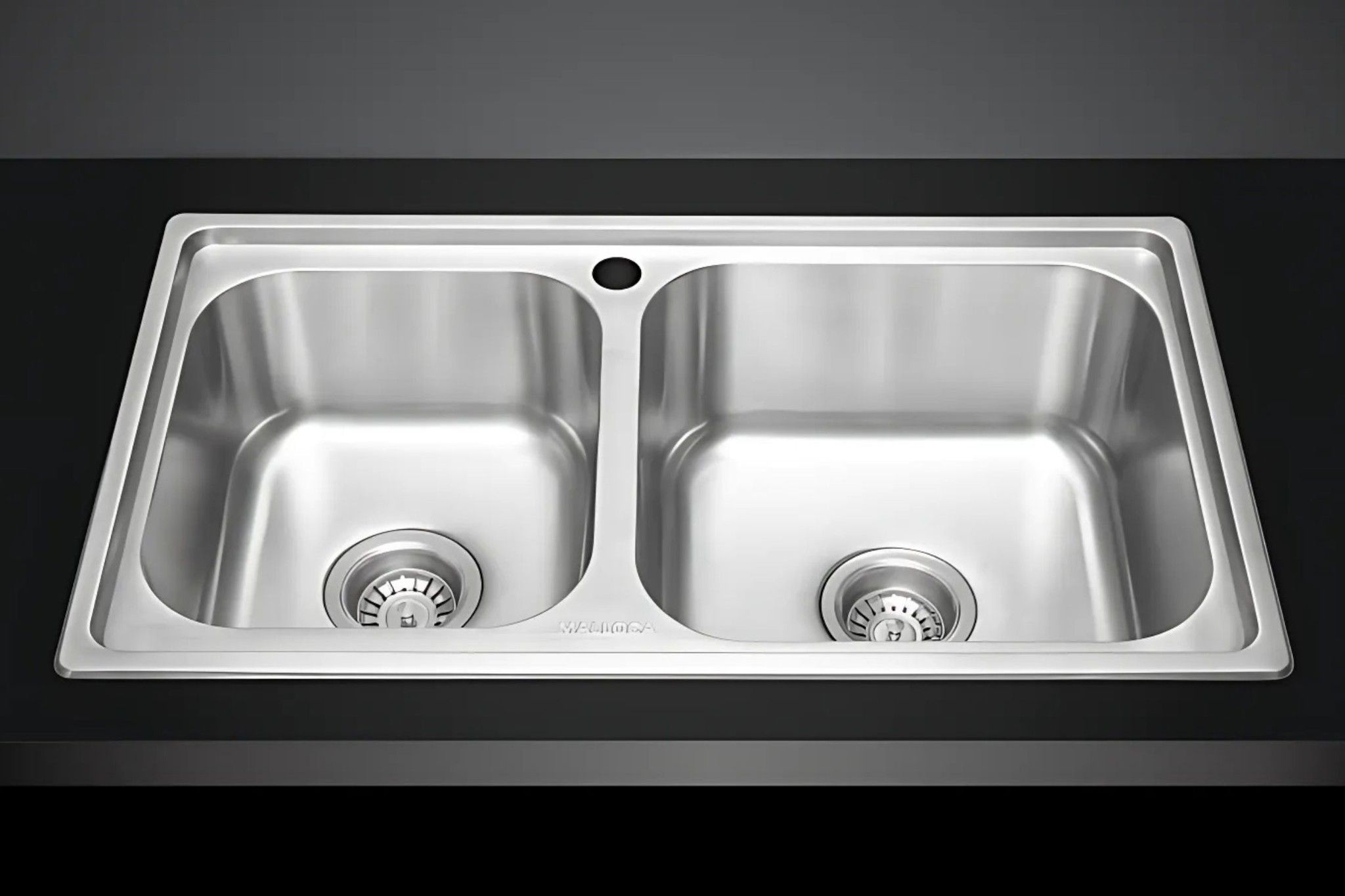 Thiết kế bất đối xứng của chậu rửa Malloca MS 2076E