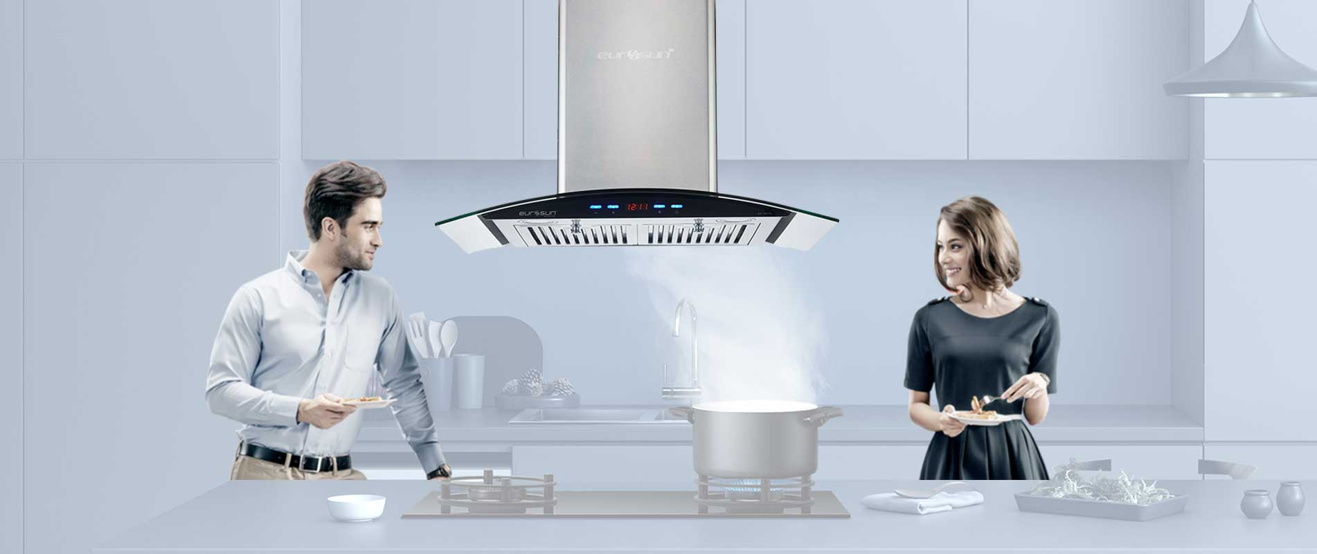 Thiết kế kính cong gắn tường - Tô điểm không gian bếp sang trọng