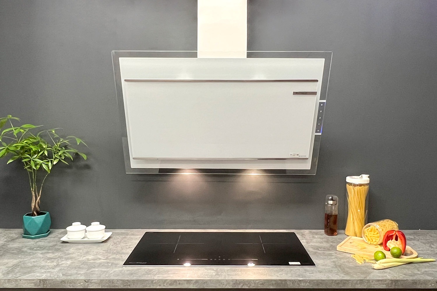 Máy hút mùi Eurosun trang bị nhiều tiện ích