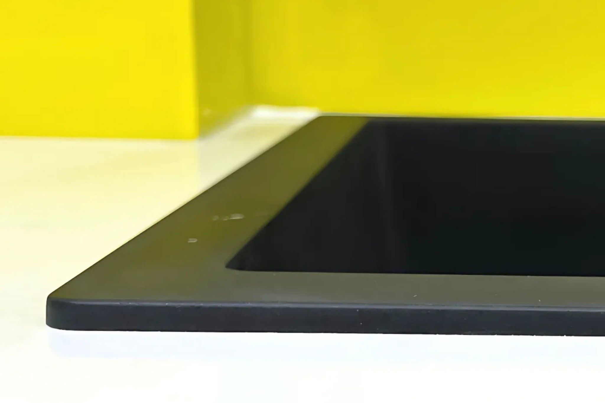 Thiết kế lắp âm, lắp nổi linh hoạt