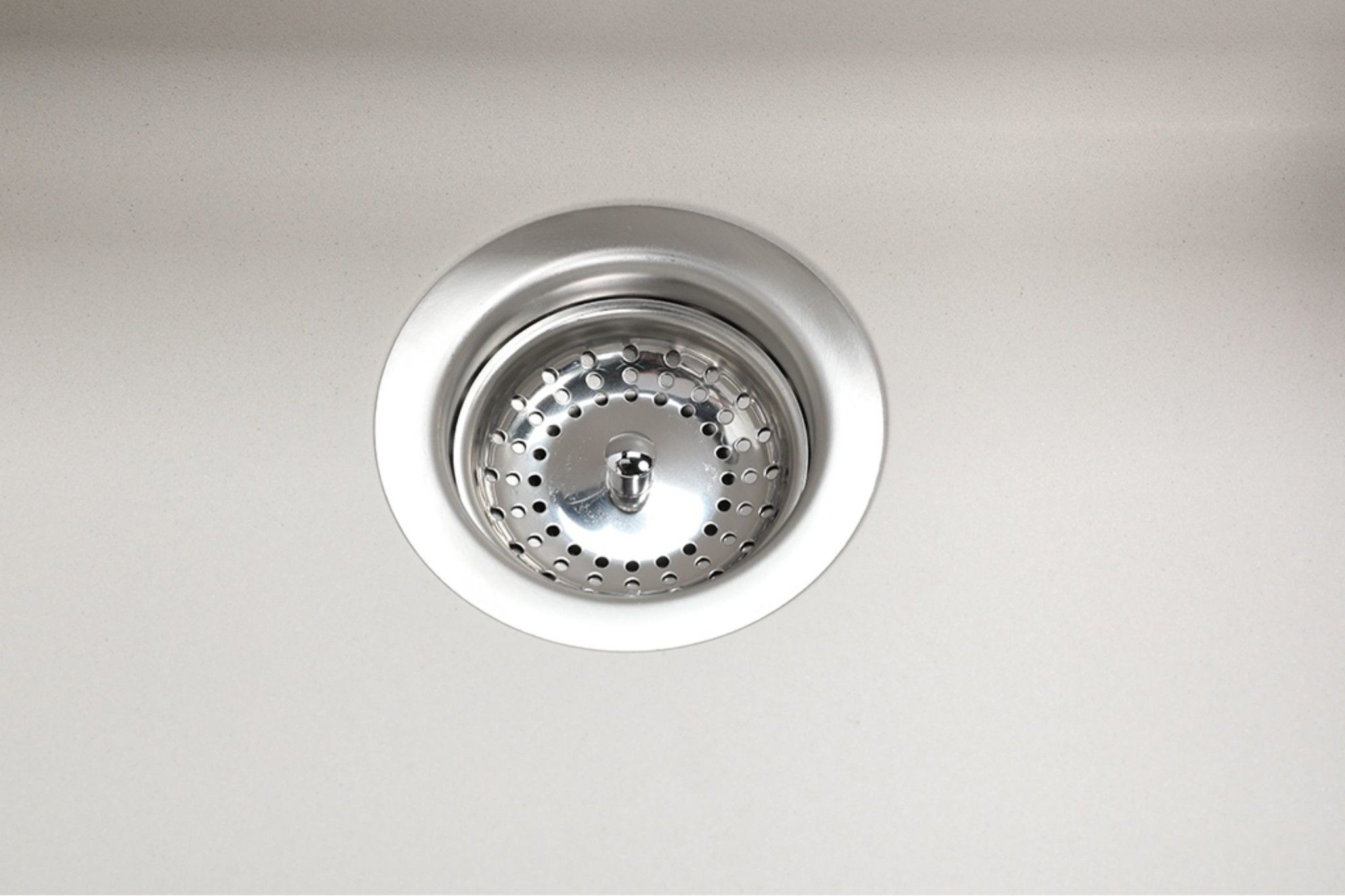 Rổ rác bằng inox không gỉ, dễ dàng thao tác