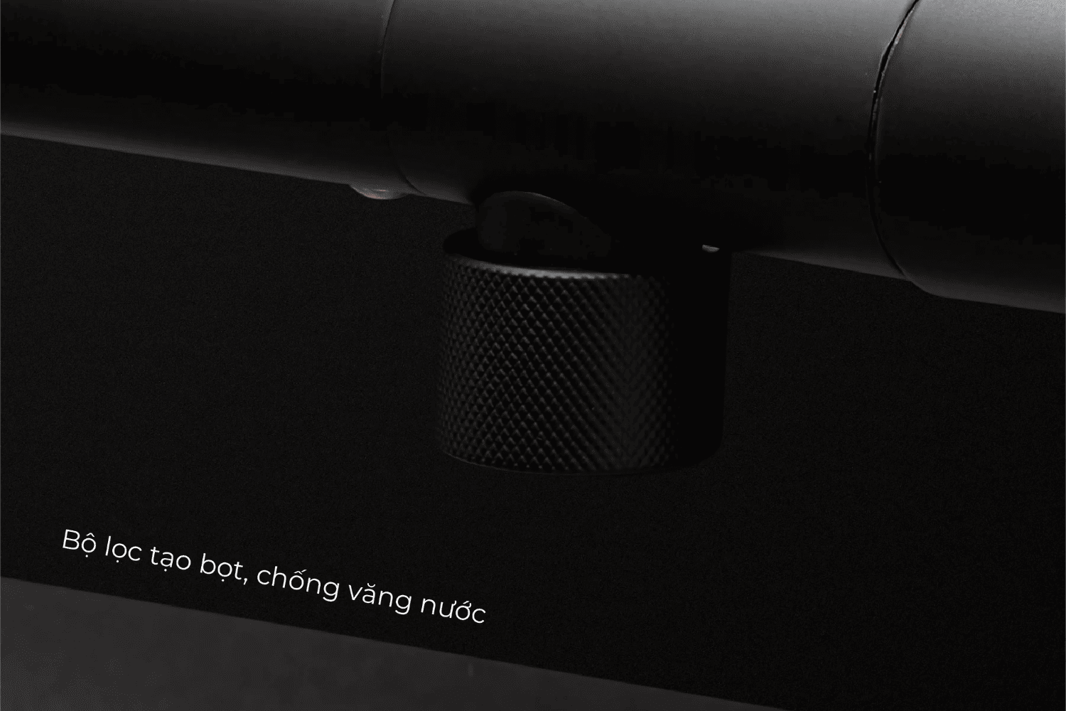 Vòi rửa bát nóng lạnh Malloca&nbsp;MF-070 tích hợp bộ lọc tạo bọt giúp dòng nước chảy êm dịu