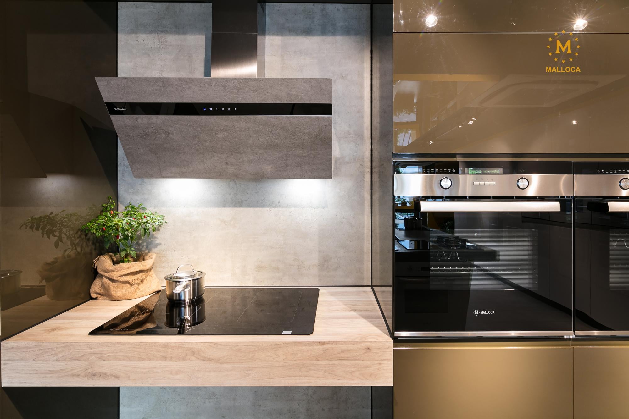 Tại sao nên sử dụng máy hút khói khử mùi trong bếp?