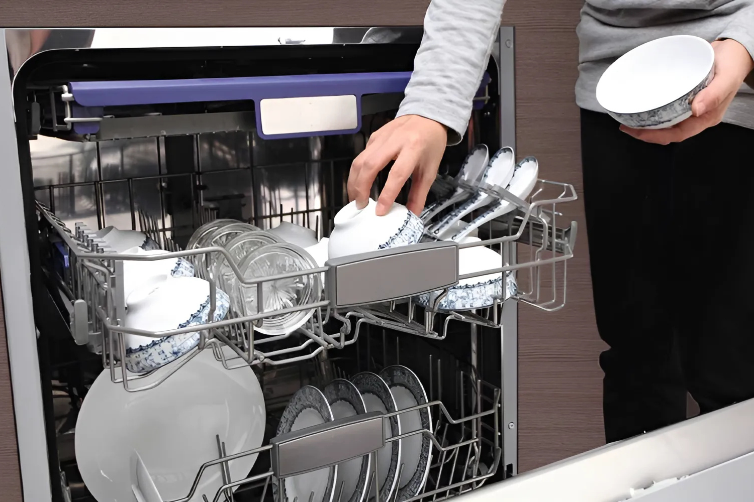 Những lưu ý cần biết khi sử dụng máy rửa bát