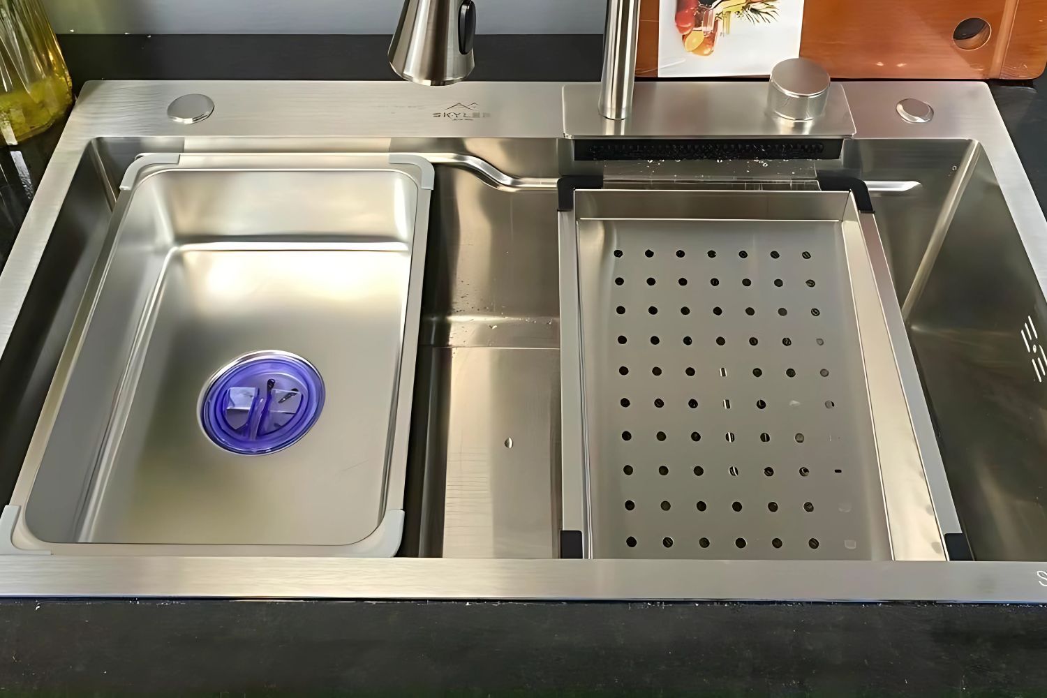 Giỏ đựng thực phẩm làm từ inox an toàn cho sức khoẻ