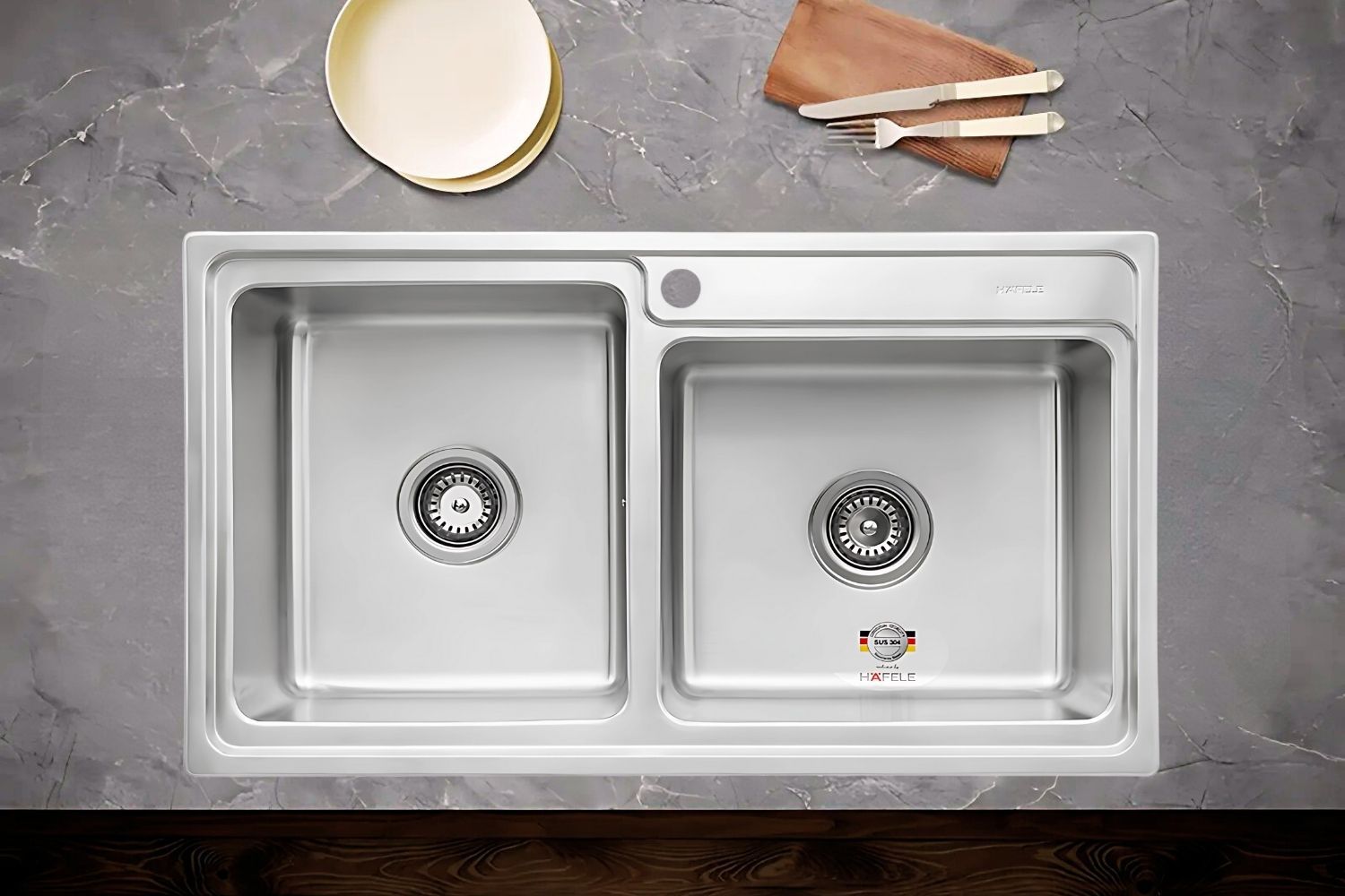 Lòng chậu sâu 215 mm hạn chế văng nước ra mặt bếp