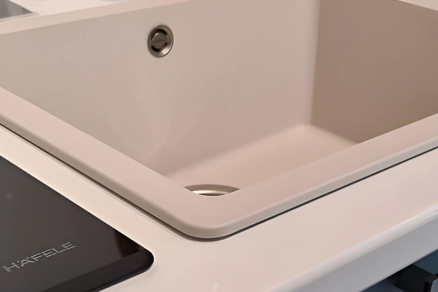 Hafele HS19-GEN1S60 570.35.430 có thành chậu dày cơ bản