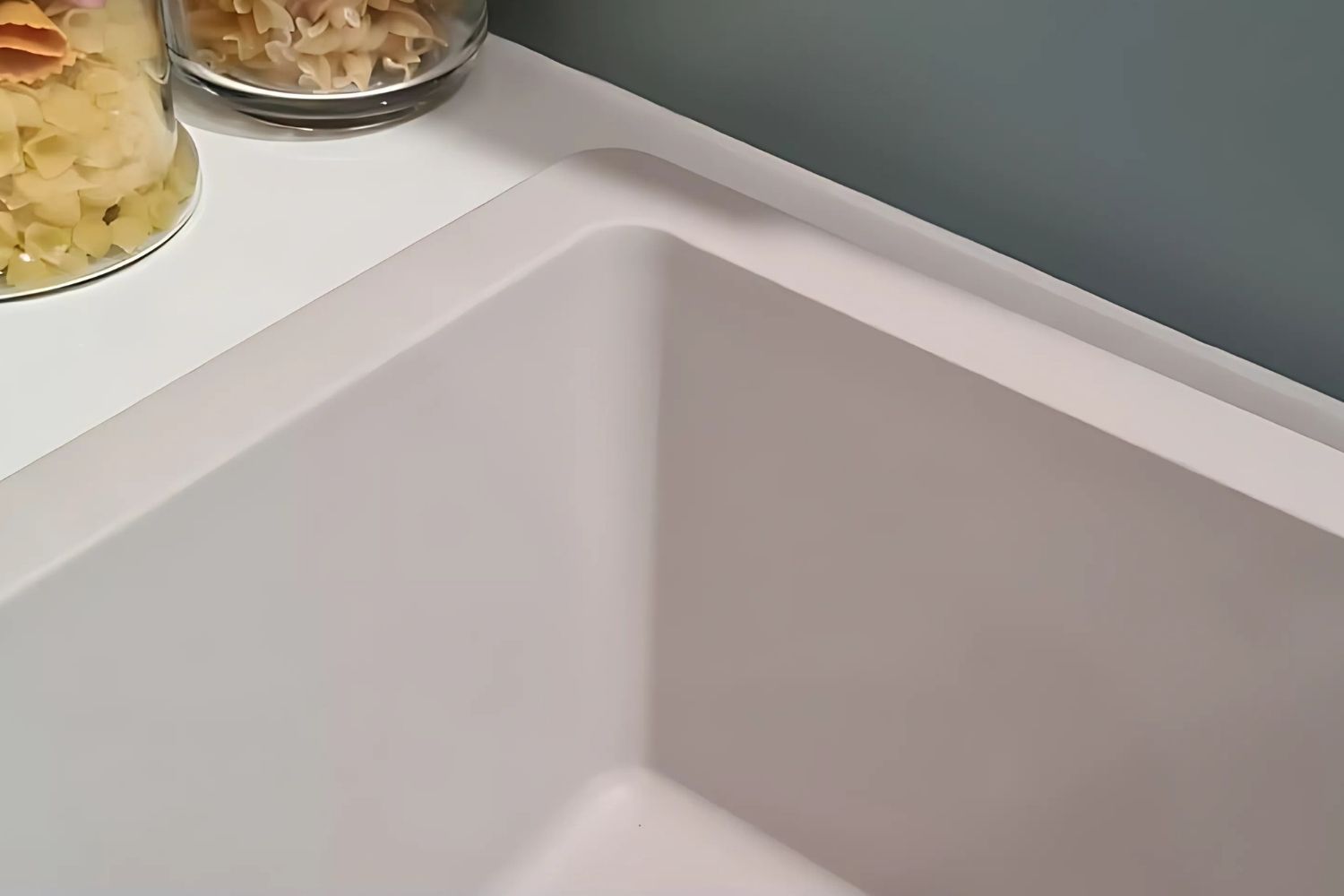 Hafele HS19-GEN1S60 570.35.430 thiết kế bo cong 4 góc tránh va chạm