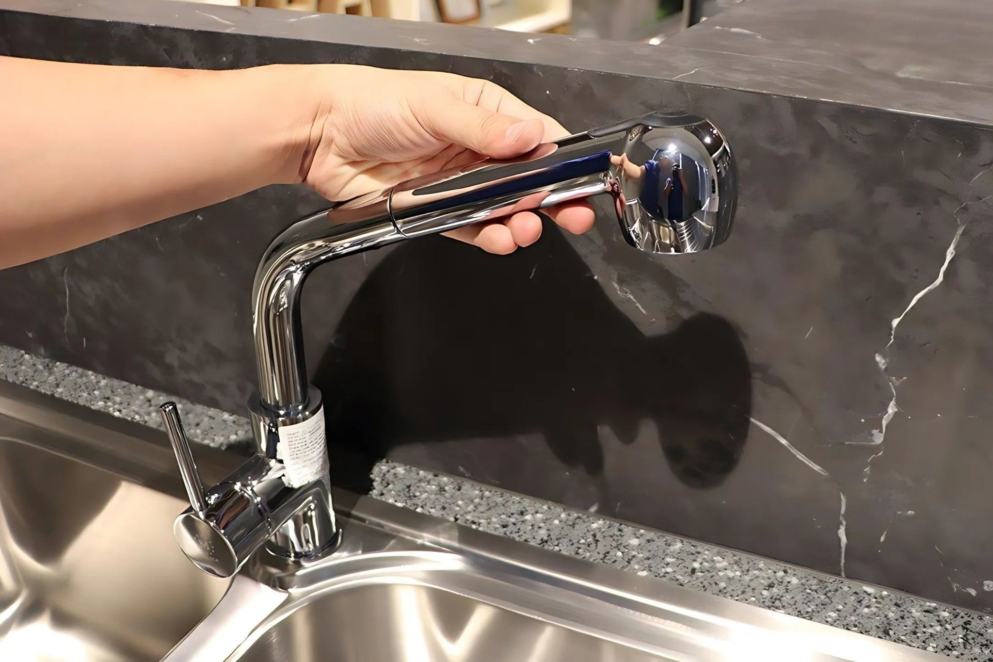 Cấu tạo bằng đồng thau mạ Chrome – Bền đẹp với thời gian, an toàn cho sức khỏe