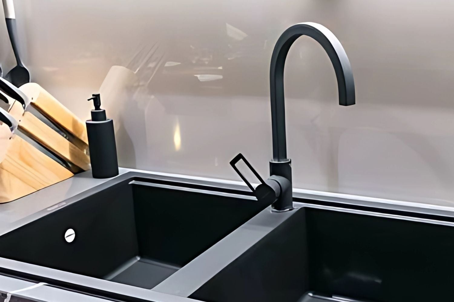 Vòi rửa chén đồng thau sơn giả đá