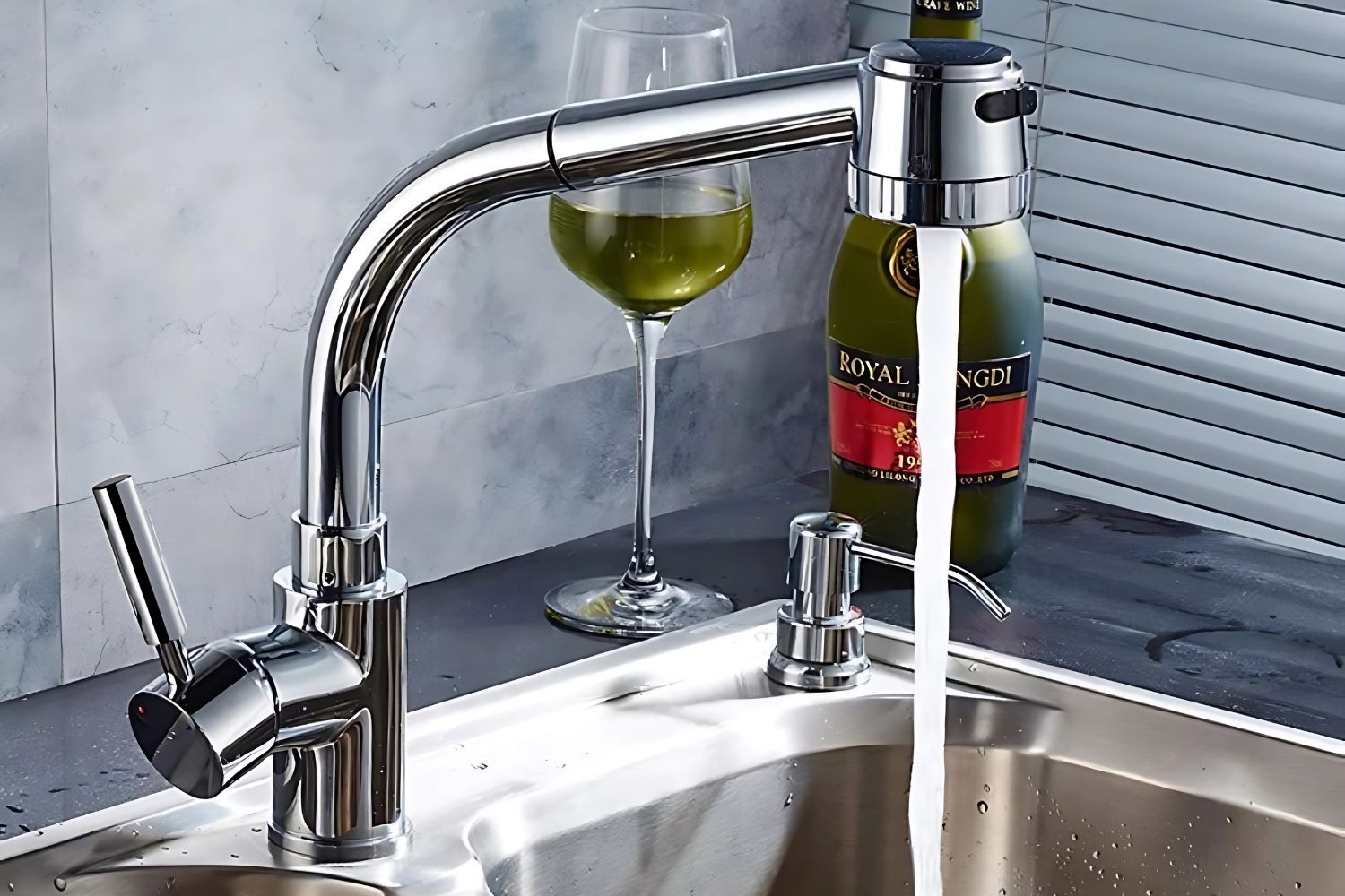 Vòi rửa bát Eurosun bằng inox SUS 304 mạ crom