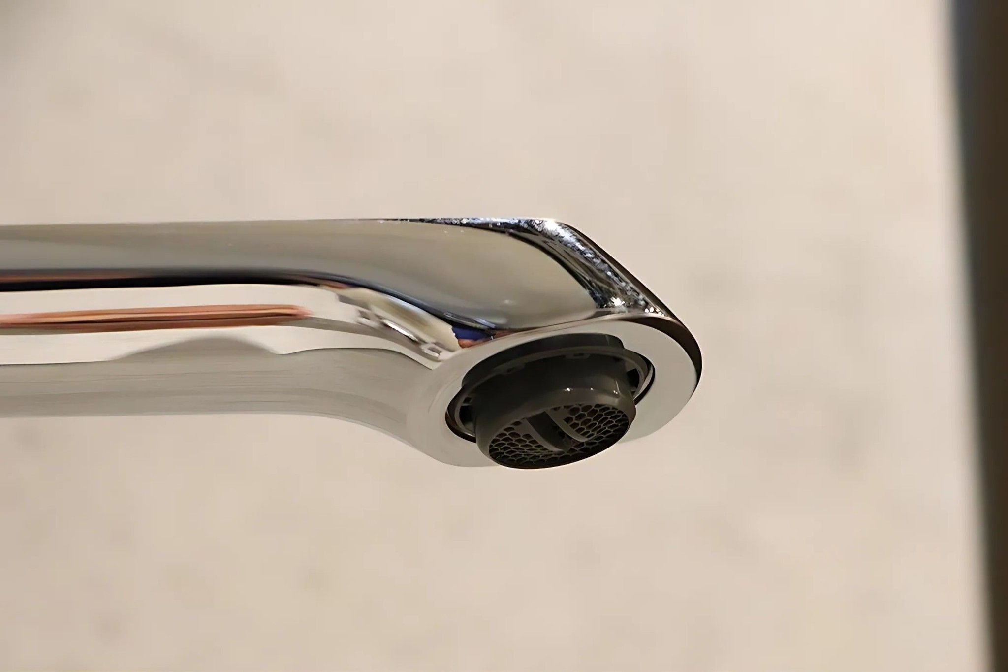 Bộ lọc tạo bọt khí – Dòng nước mềm mại, tiết kiệm, chống văng nước