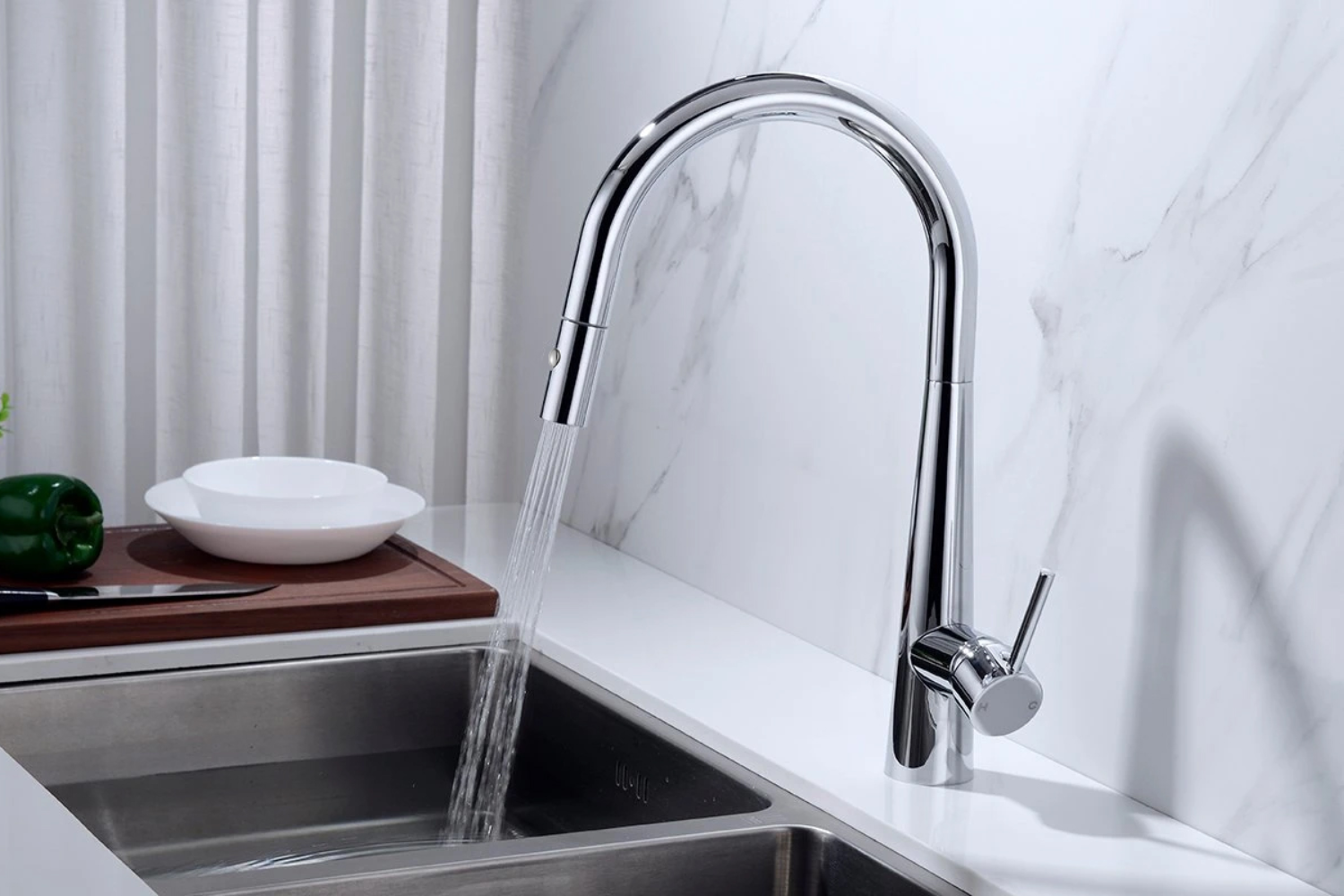 Vòi rửa chén Teka với kiểu dáng cong chữ C