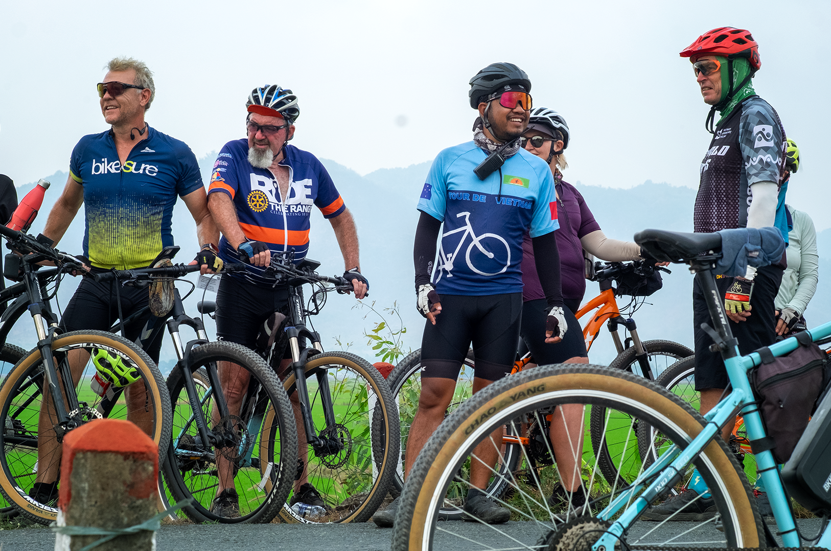 🚴‍♂️ Pedal and Plate: Exploring Saigon’s Breakfast Specials Before You Ride