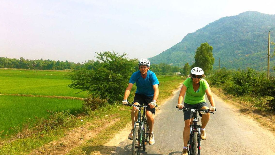 Cycling Fuel: What Riders Eat to Stay Energized in the Mekong Heat