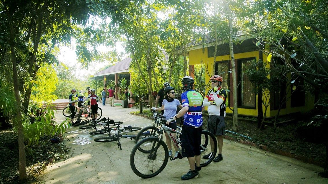 From Floating Markets to Temple Shadows: Cycling Through Mekong’s Living Traditions