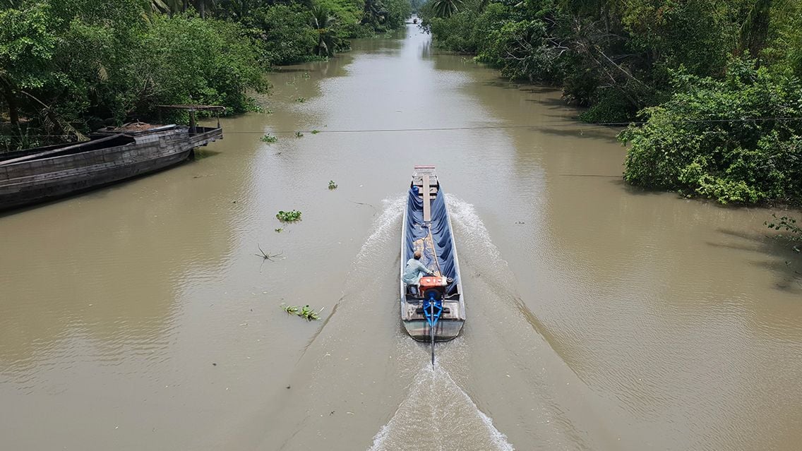 CYCLING THROUGH THE LAND OF NINE DRAGONS: AN IMMERSIVE DELTA ESCAPE