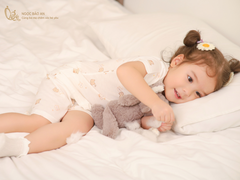 3 Kiểu quần áo dễ mặc ở mọi tư thế ngủ của bé