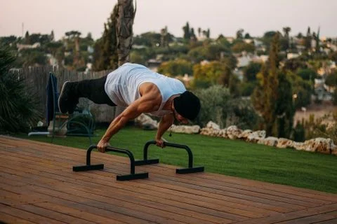 Calisthenics là gì? Hướng dẫn bài tập Calisthenics cho người mới tại nhà