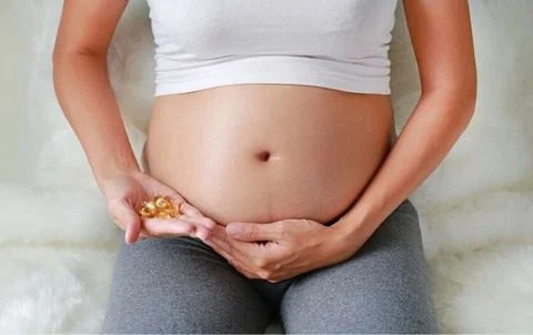 Vì sao mẹ bầu nên bổ sung DHA? Thời điểm và liều lượng khuyên dùng
