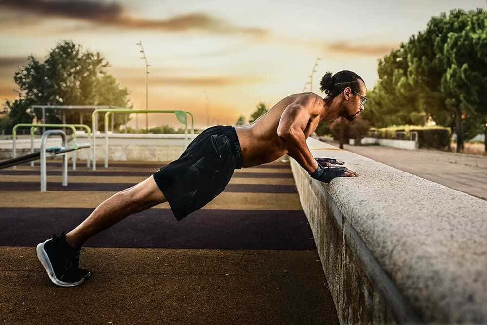 Hướng dẫn tập Incline Push Up đúng để ngực vạm vỡ, săn chắc