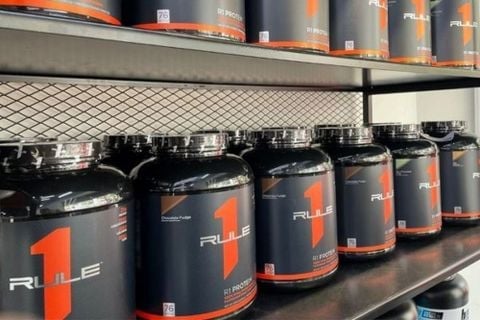 Review đánh giá chi tiết Whey Rule 1 Protein có tốt không?