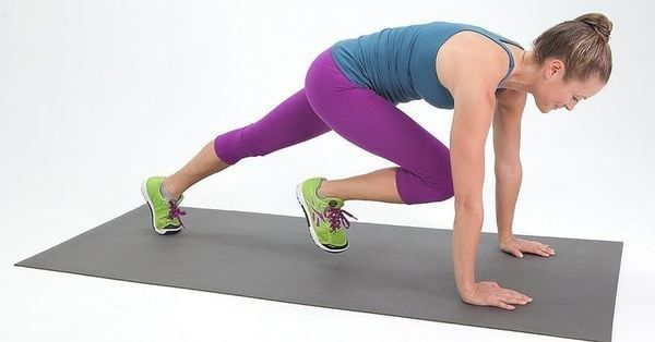 Bài tập Plank leo núi chéo chân