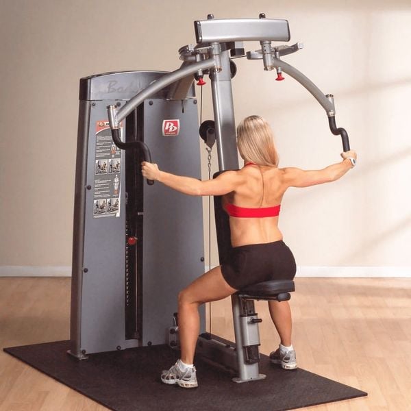 Bài tập vai Rear Delt Machine Fly