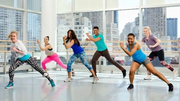 Bài tập aerobic nâng cao đùi tại chỗ giúp giảm cân hiệu quả