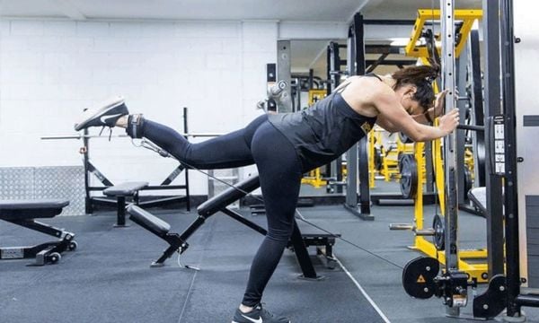 Bài tập Cable Back Kick