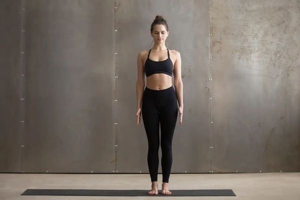 Tư thế Yoga ngọn núi - Mountain Pose