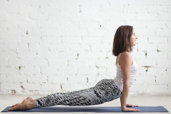 Tư thế chó ngẩng mặt - Upward Facing Dog