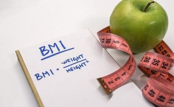 tính BMI nam lấy cân nặng chia cho bình phương của chiều cao