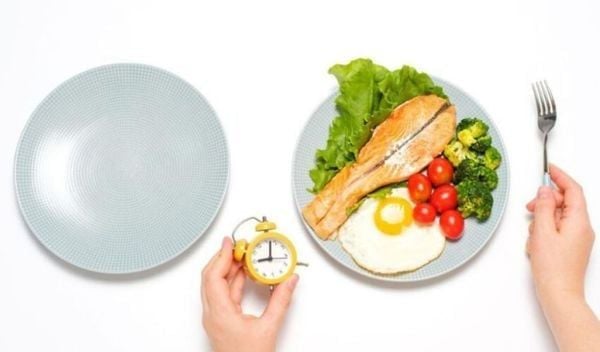 Chế độ dinh dưỡng phù hợp khi áp dụng chế độ ăn 16/8