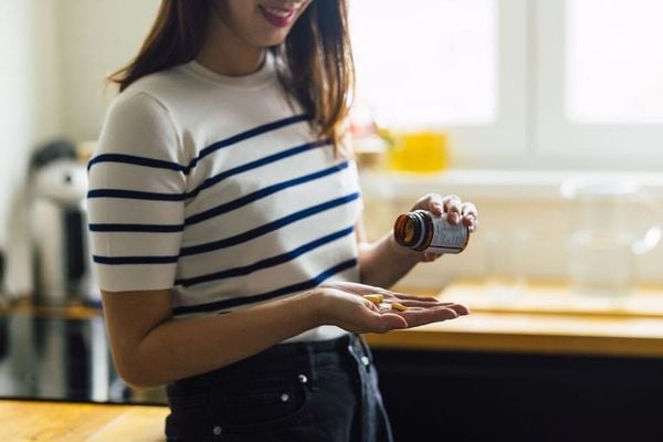 Cân nhắc khi sử dụng chondroitin với các loại thuốc khác