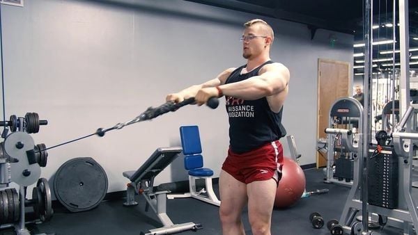 Hướng dẫn tập Face Pulls đúng kỹ thuật để tránh chấn thương và đạt hiệu quả cao