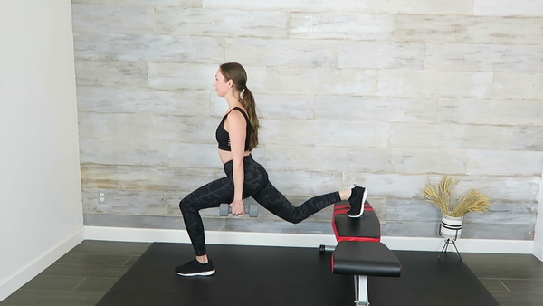 Bài tập Split Squat Pulse là một bài tập giúp giảm mỡ đùi nhanh chóng