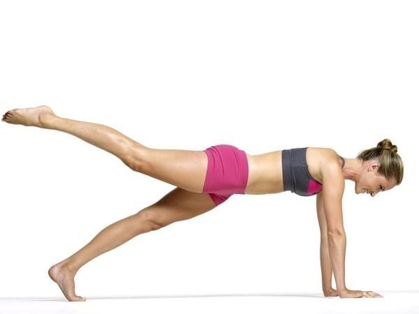 Bài tập HIIT Plank đá chân