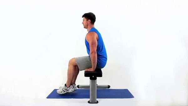 Cách tập hít đất Seated Push-Ups chi tiết, đúng cách