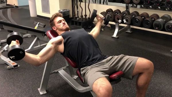 Bài tập tạ đơn ép ngực Dumbbell Flyes