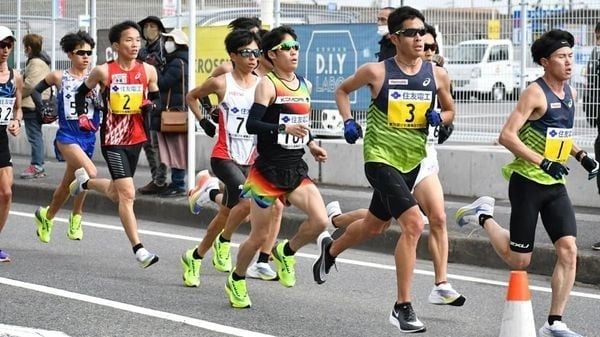 người chạy Marathon chạy 2 - 4h/ngày