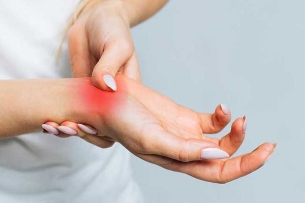 Người bị viêm khớp dạng thấp cần thận trọng khi uống collagen