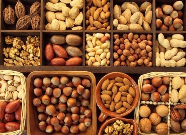 Các loại hạt rất giàu protein