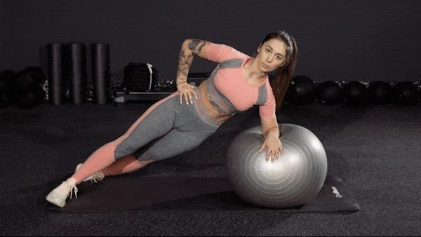 Bài tập Gym Ball Side Plank