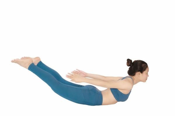 Bài tập gym giúp tăng chiều cao: Tư thế cào cào