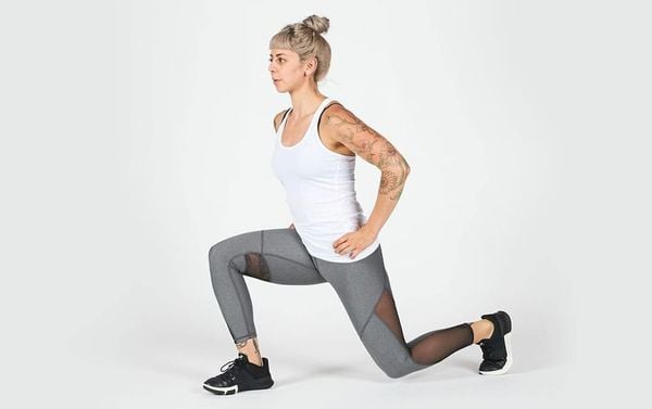 Bài tập Lunge ngược kích thích phát triển cơ mông và cơ đùi